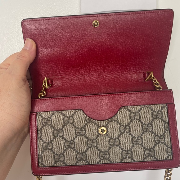 Gucci Supreme Queen Margaret (Bee) Walletet on Chain - Picture 10 of 17